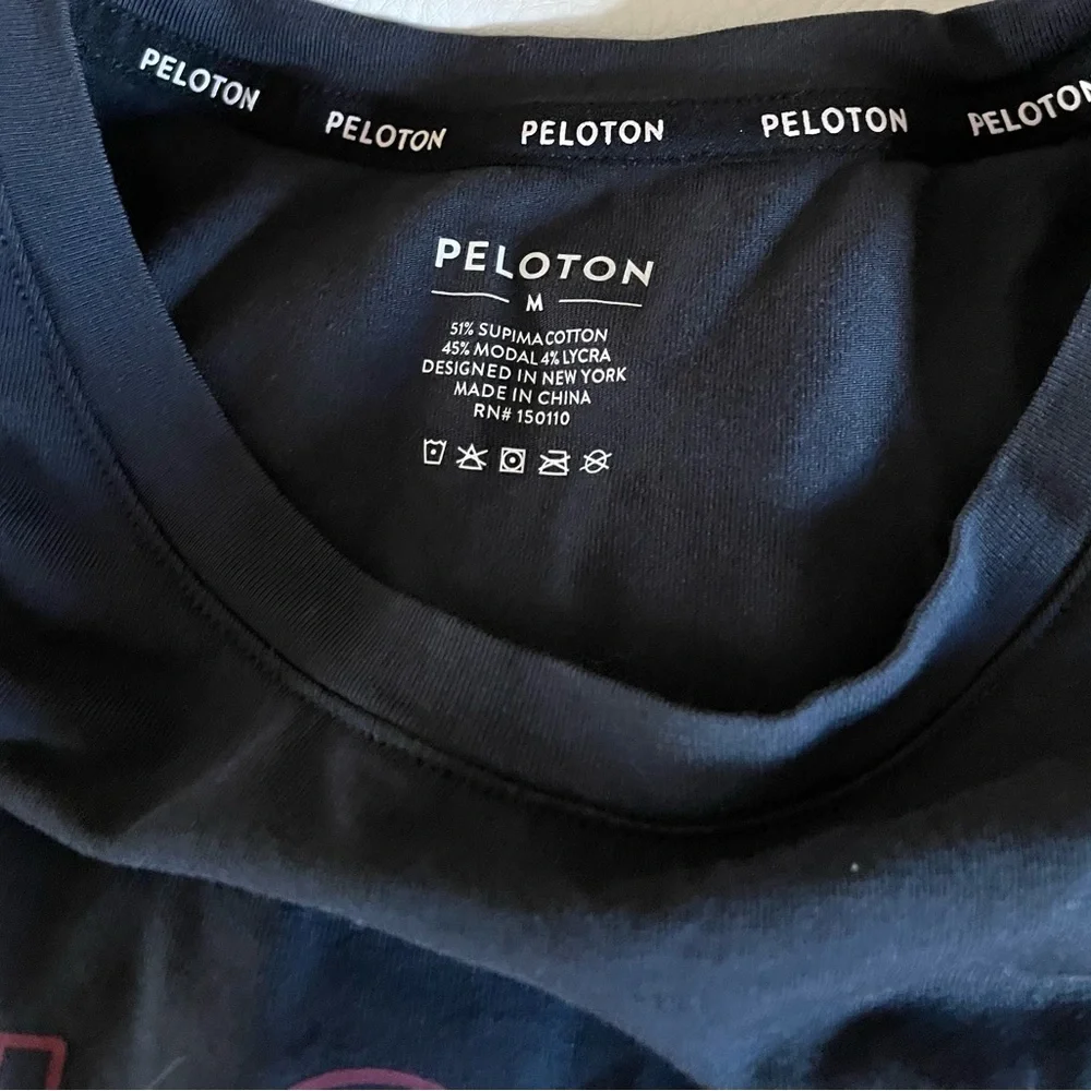 LIKE NEW!!! Peloton Scoop Muscle Tank Size M - Picture 6 of 6